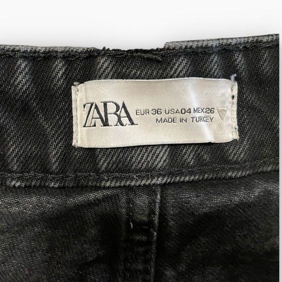 Zara High Rise Wide Leg Black Jeans Size 4 EUR 36 Raw Hem Flare - Picture 2 of 9